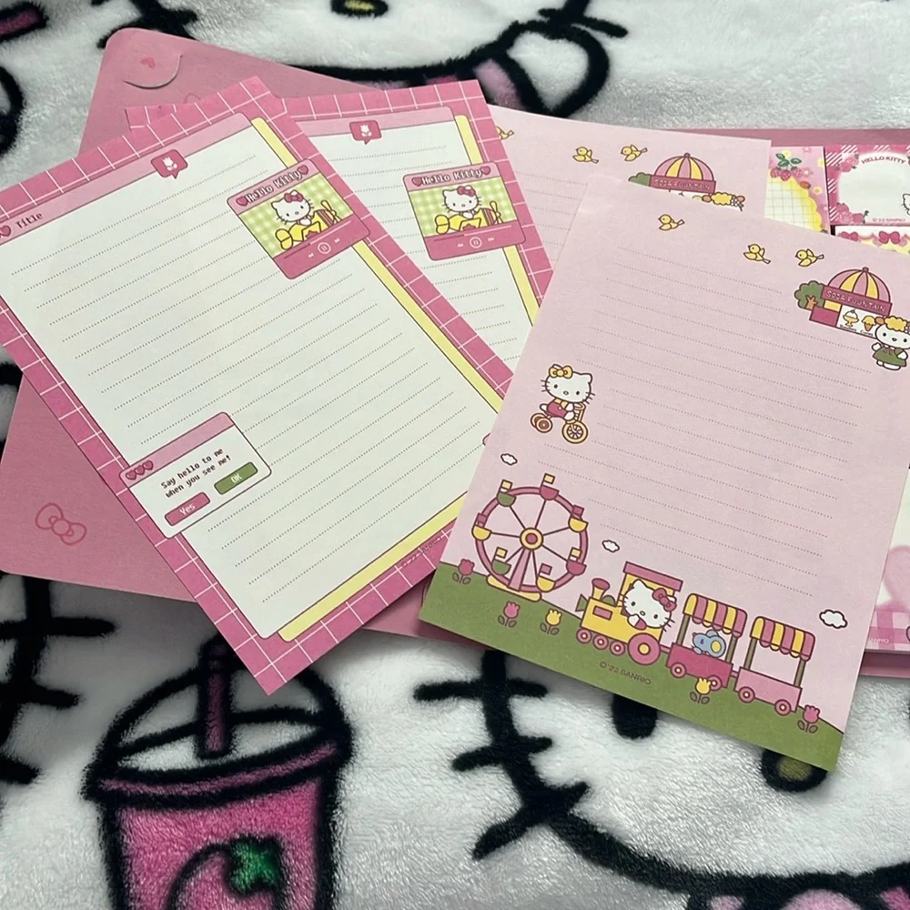 Hello Kitty Memo Book-Style Set of Sticky Notes and Stationary Pages